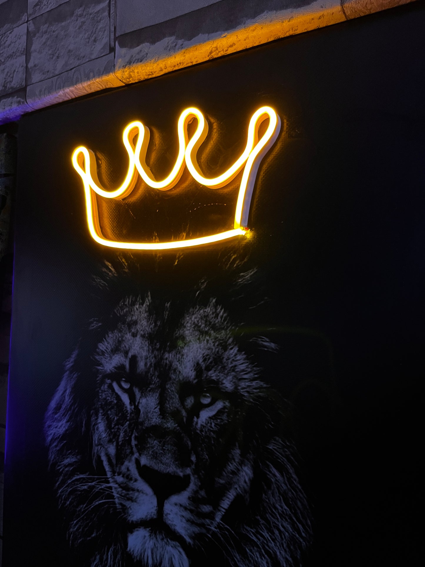 NEON LED TABLO ASLAN TAÇ FİGÜR