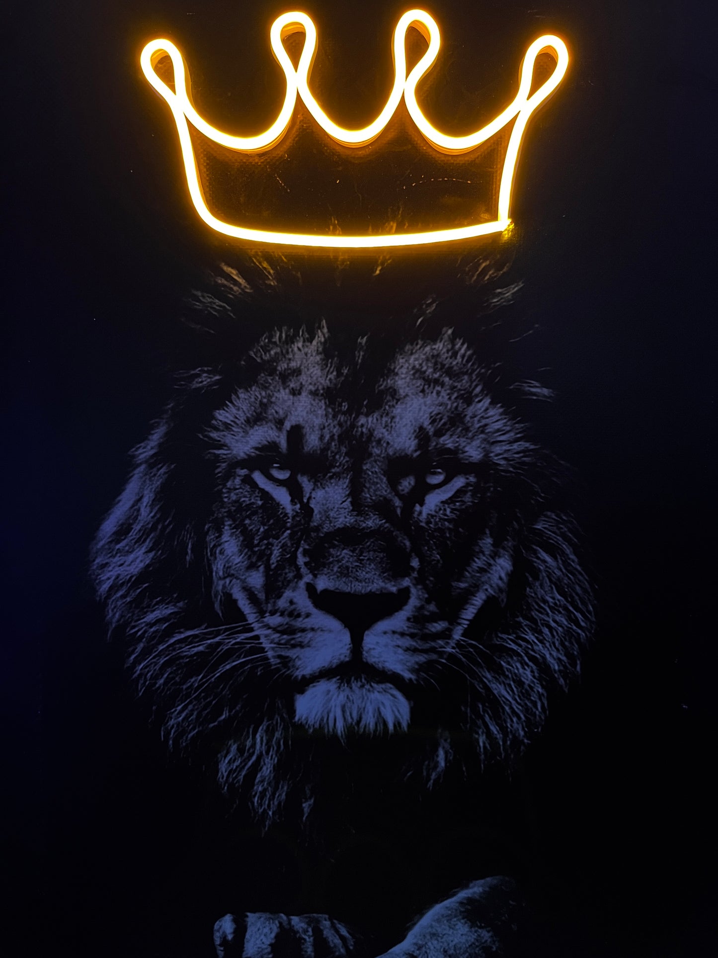 NEON LED TABLO ASLAN TAÇ FİGÜR